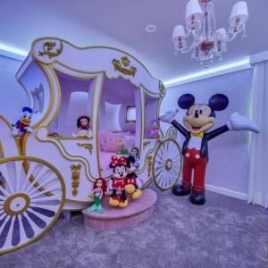 Disney Princess Bedroom, Pool Spa Game Room Plus! villa