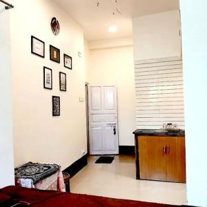 Studio Room Close to Quest Mall