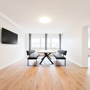 Tolstov Apartments - City Apartment with 5 Rooms - 15 Min Messe DUS & 10 Min Old Town DUS