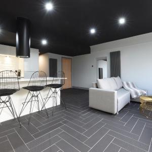 Swan Street Suite Sleeps 23