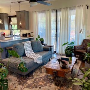 Cozy Guesthouse with Rooftop Deck