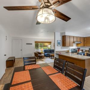 Baycolt McCall - Pet friendly - Near downtown and golf course - Game room - Fenced yard