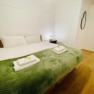 2BD CanaryWharf Mile End Private Balcony FREE Parking
