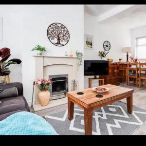 Simons Cosy 2 bedroom home sleeps 5, contractors Welcome