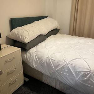1 Bed Studio, Sleeps 2, Close to City Centre