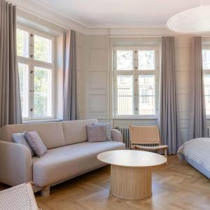 Spacious Apartment on Lively & Vibrant Street