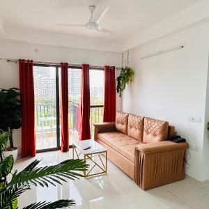 Skye Private 1Bhk in Amanora Park Town with WiFi AC Smart TV Washing Machine