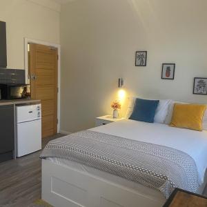 Grays Inn Road - Room 2