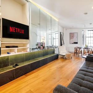 Apt with Aircon 3 Bedr, 4 Beds, 2 Bath Trafalgar SQ