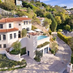 Chateau Beverly Hills by Stay Awhile Villas