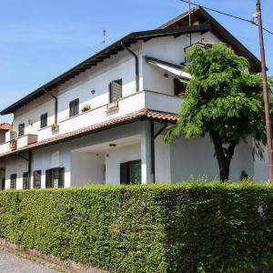 Casa Dori x 6 persone 3 camere, 2 bagni, cucina, a Bergamo pochi minuti dall' aeroporto di Bergamo 