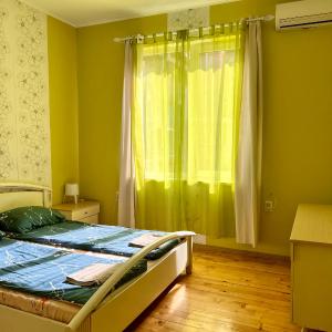 Serdika station, bright and cozy apartment