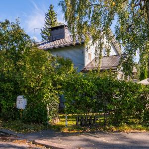 Guest apartment with authentic Finnish wooden sauna, 10 min drive from the airport