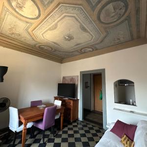 Fresco's Apartment