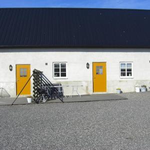 Awesome Home In Löderup With 2 Bedrooms And Wifi