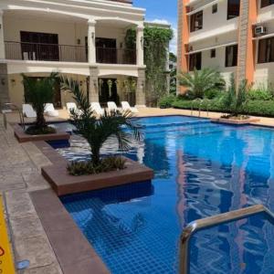 Condotel Near NAIA - massage chair footspa, dance revo, small pet allowed