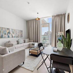 Unique 1 BHK Near To Metro