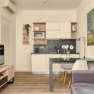JOIVY Delightful studios near Parco Tre Torri