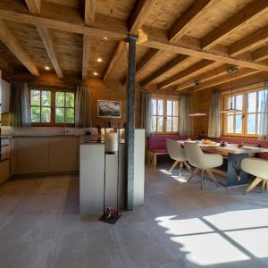 Chalet Hinterrugg - Luxury, Sauna, Whirlpool & Mountain View