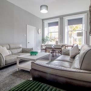 Spacious Hillhead Haven - Pass the Keys
