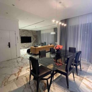 Luxury 4 Bed Apartment in Sadaf 8 on The Walk JBR