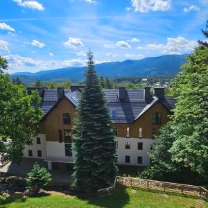 Pine Point Apartament with shared Pools, Jacuzzi, Sauna & Gym