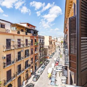 Cozy Apartments between Politeama and the Port