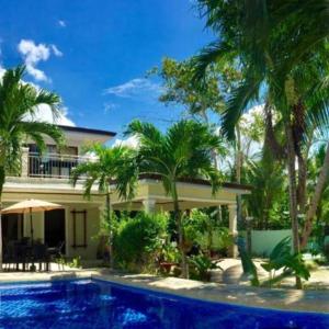 Avila's Hostel Moalboal near Beach