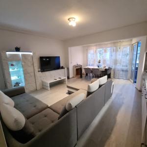 ApartChazal
