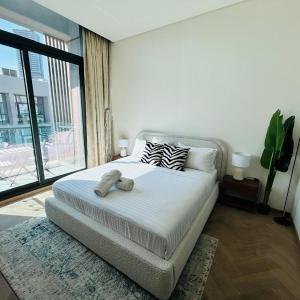 Premium 1BHK Apt In Signature living, JVC! Pool view