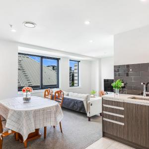 Sleek 2BR 1BA Retreat in Scotia Place