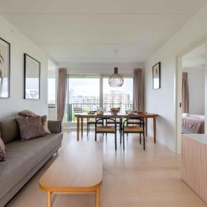 Stylish 3BR Apartment w Two Balconies