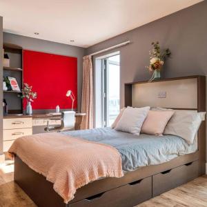 Student Only, Private Studio in London
