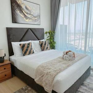 Stylish 1br Apt Jvc W Pool & Free Parking