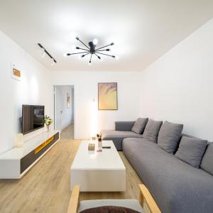JinAn Apt,3 bedrooms,2 bathrooms,Jing'an District
