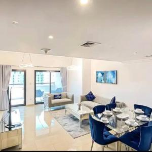 Spacious 2 Br With Lake View