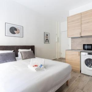 Ballu Place de Clichy Cosy Studio