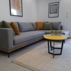 Meraki Apartment by Figleaf