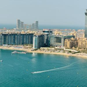 Stunning Beachfront 1BR Apartment in Palm Jumeirah By ĀYA Boutique
