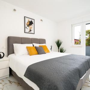 Luxury 2 bedrooms app with terrace in CENTER OLD TOWN