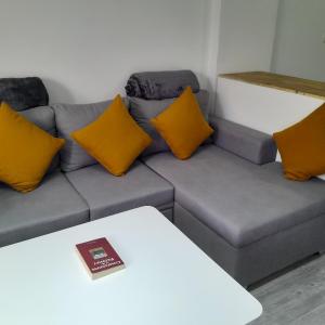 Spacious and modern one bed in hurhgarda