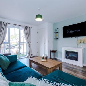 Sleeps 7, Stunning Home, Free Parking, Perfect For Groups, Long Term Disc