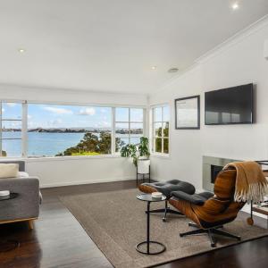 Magnificent seaviews with Pool