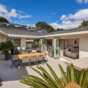 Coastal Courtyard Paradise
