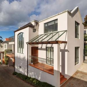 Beautiful Parnell Home with seaviews