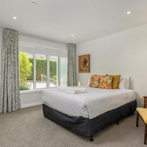 Premium Coastal Apartment