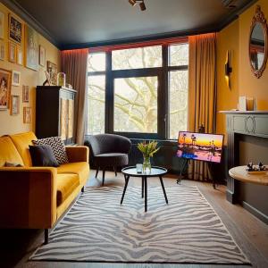 City Apartment With Canalview at Canalhouse-Majestic