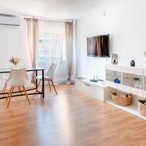 3Hab, Reformado y muy tranquilo junto a Puente Romano, aire acondicionado y WiFi