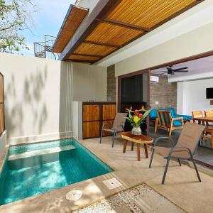Green Turtle Townhome #3 Private Pool & Garden 300 Mt to Beach