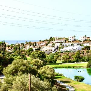 Mijas Golf Retreat with Private Garden, Ideal for Golf lovers